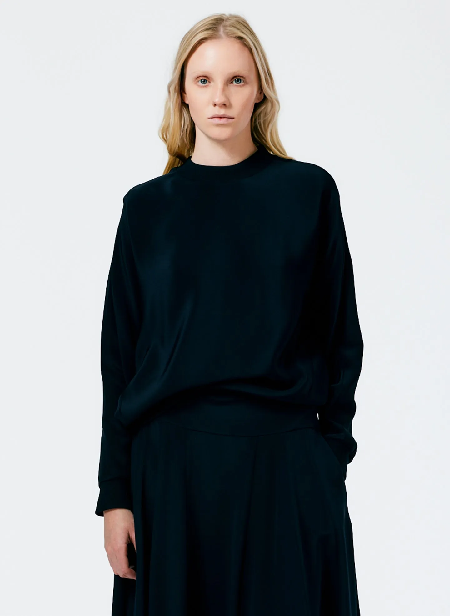 4-Ply Silk Crewneck Eased Out Top