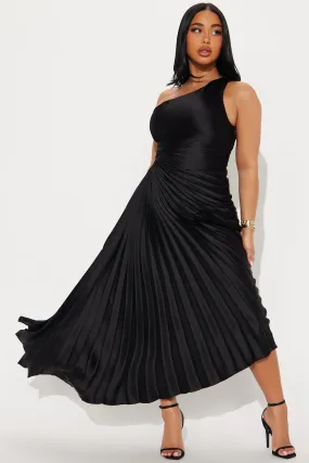 Belle Satin Maxi Dress - Black