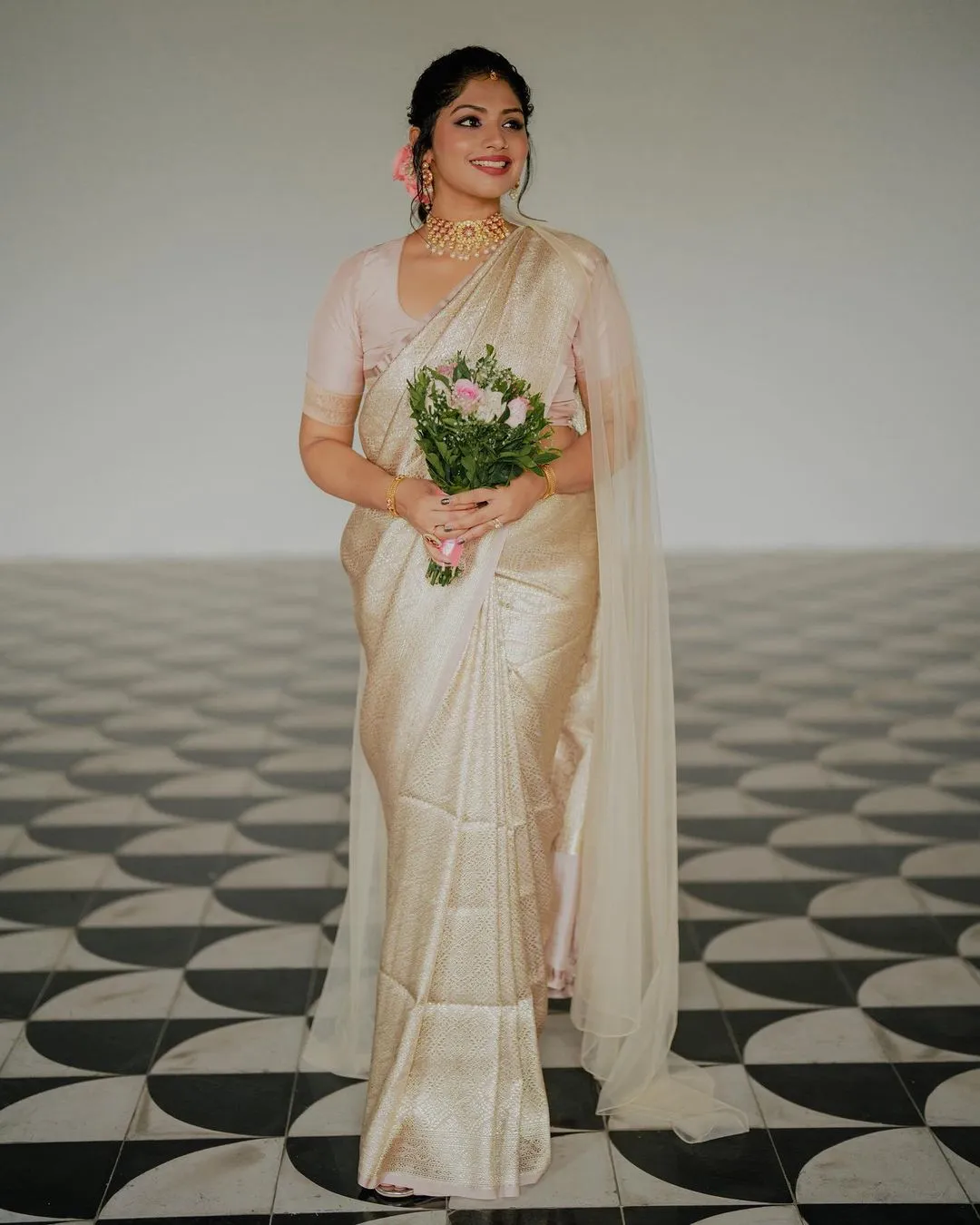 Divine Beige Soft Silk Saree With Ideal Blouse Piece