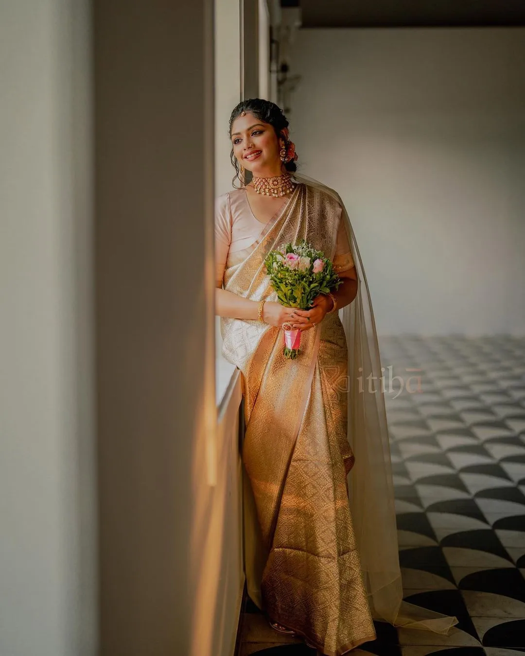 Divine Beige Soft Silk Saree With Ideal Blouse Piece