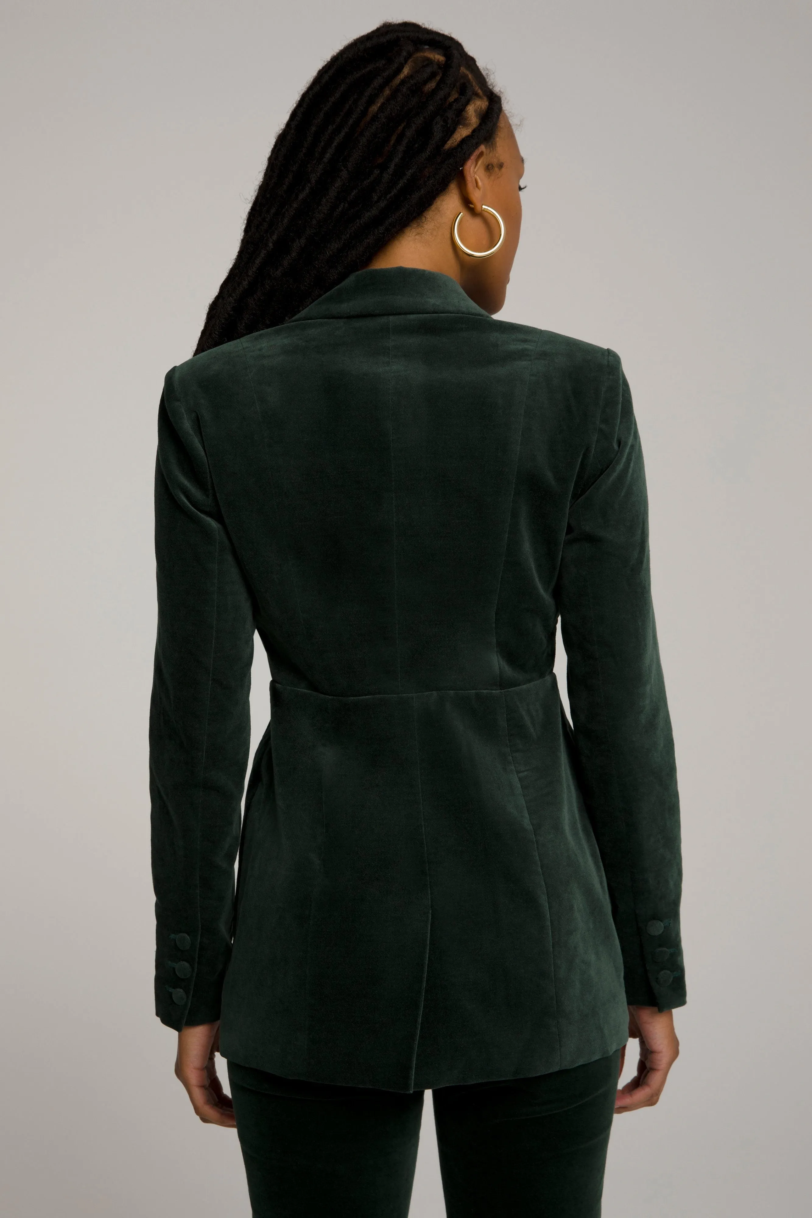 FIT & FLATTER BLAZER | EMERALD001