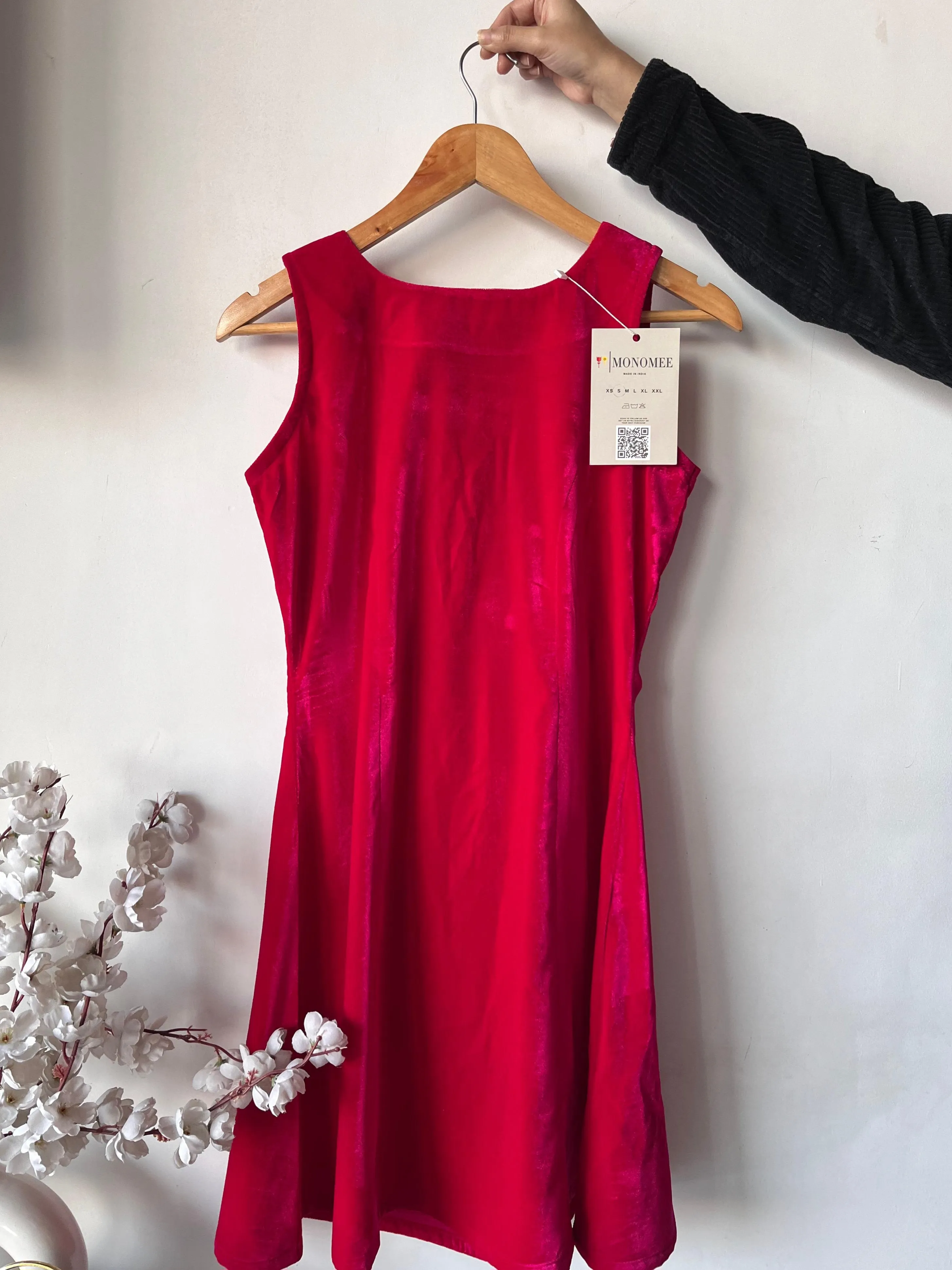 MONOMEE EVERLY BACK BOW TIE MINI VELVET DRESS