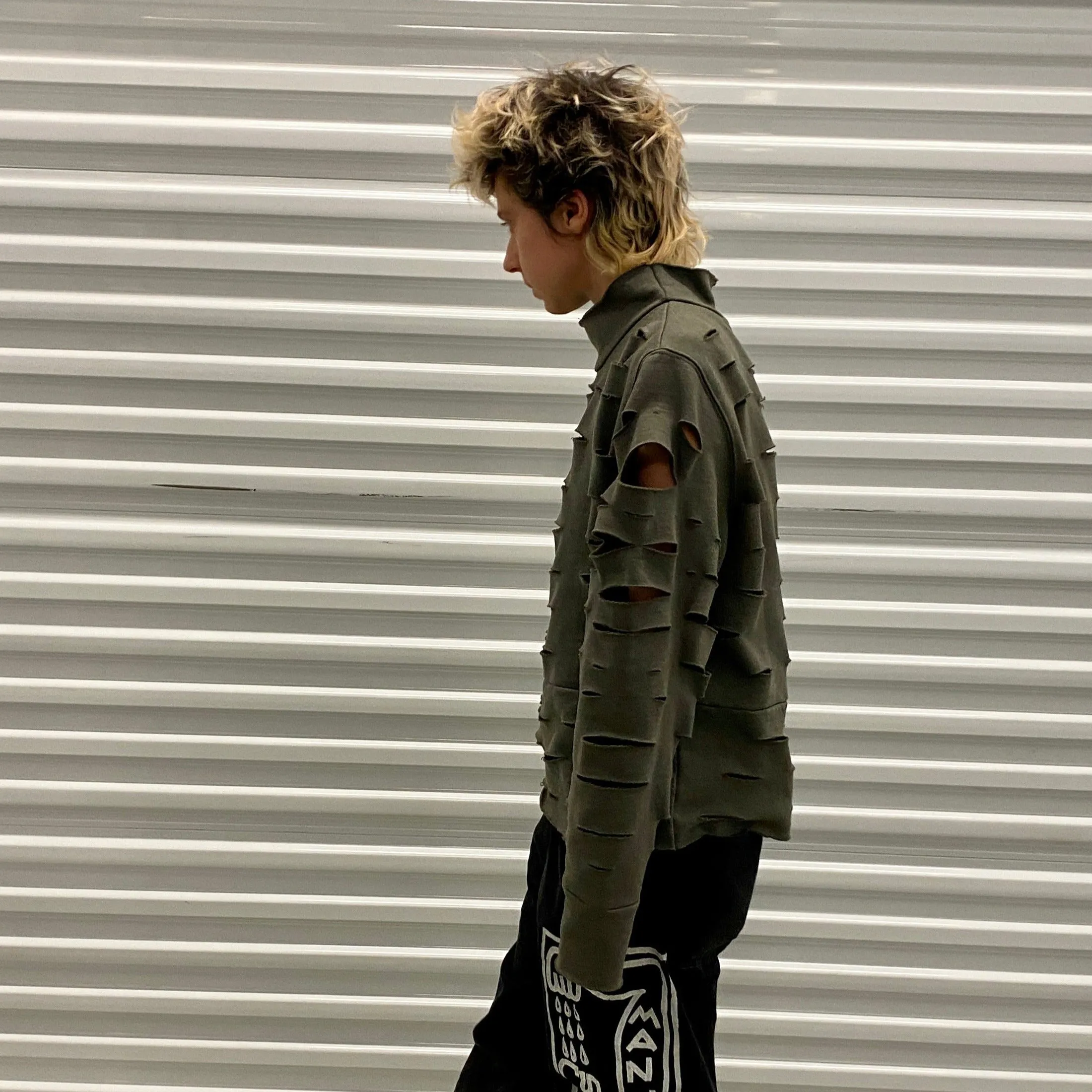 SLICED cropped mockneck sweatshirt