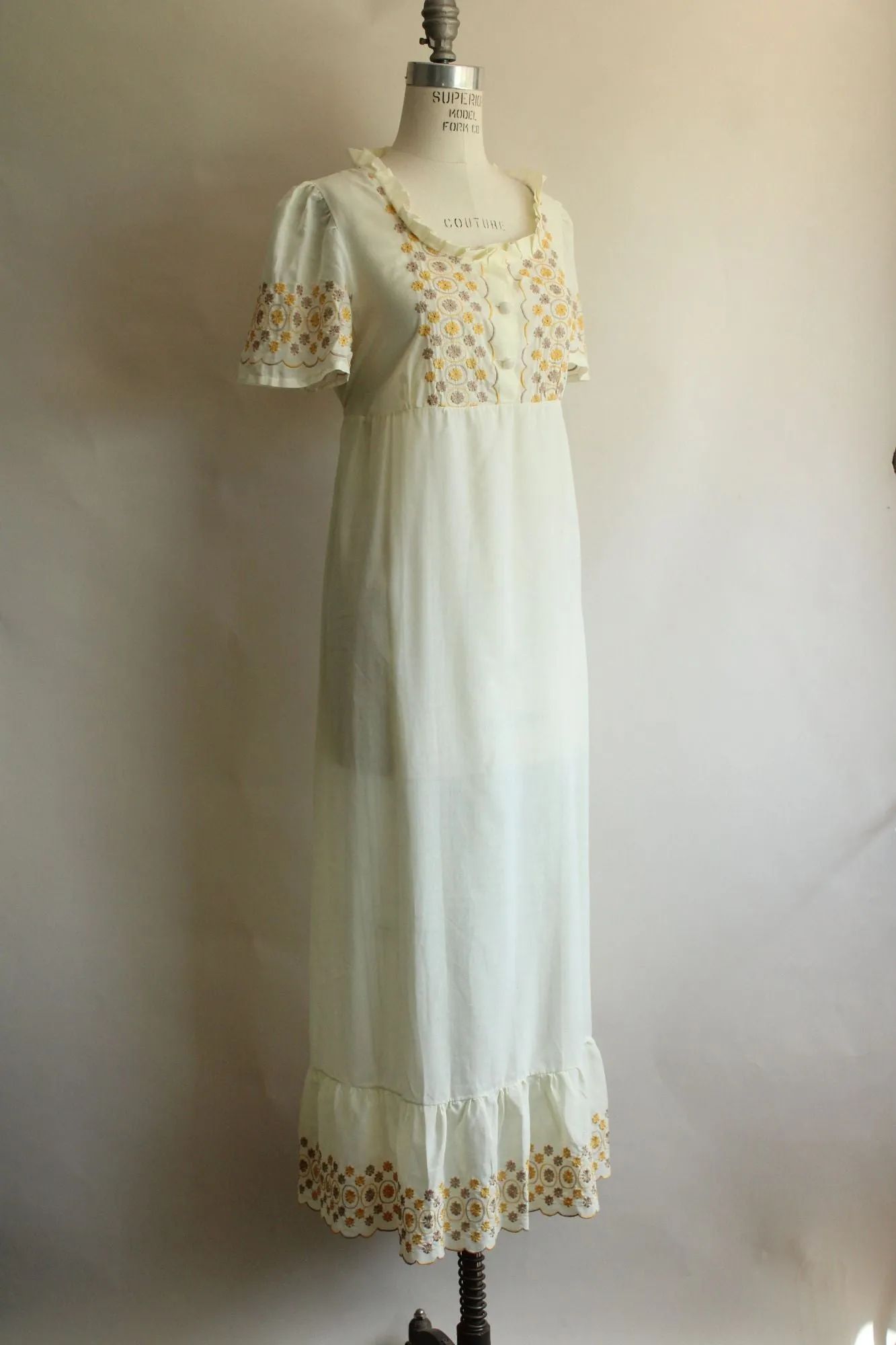 Vintage 1970s Yellow Embroidered Boho Maxidress