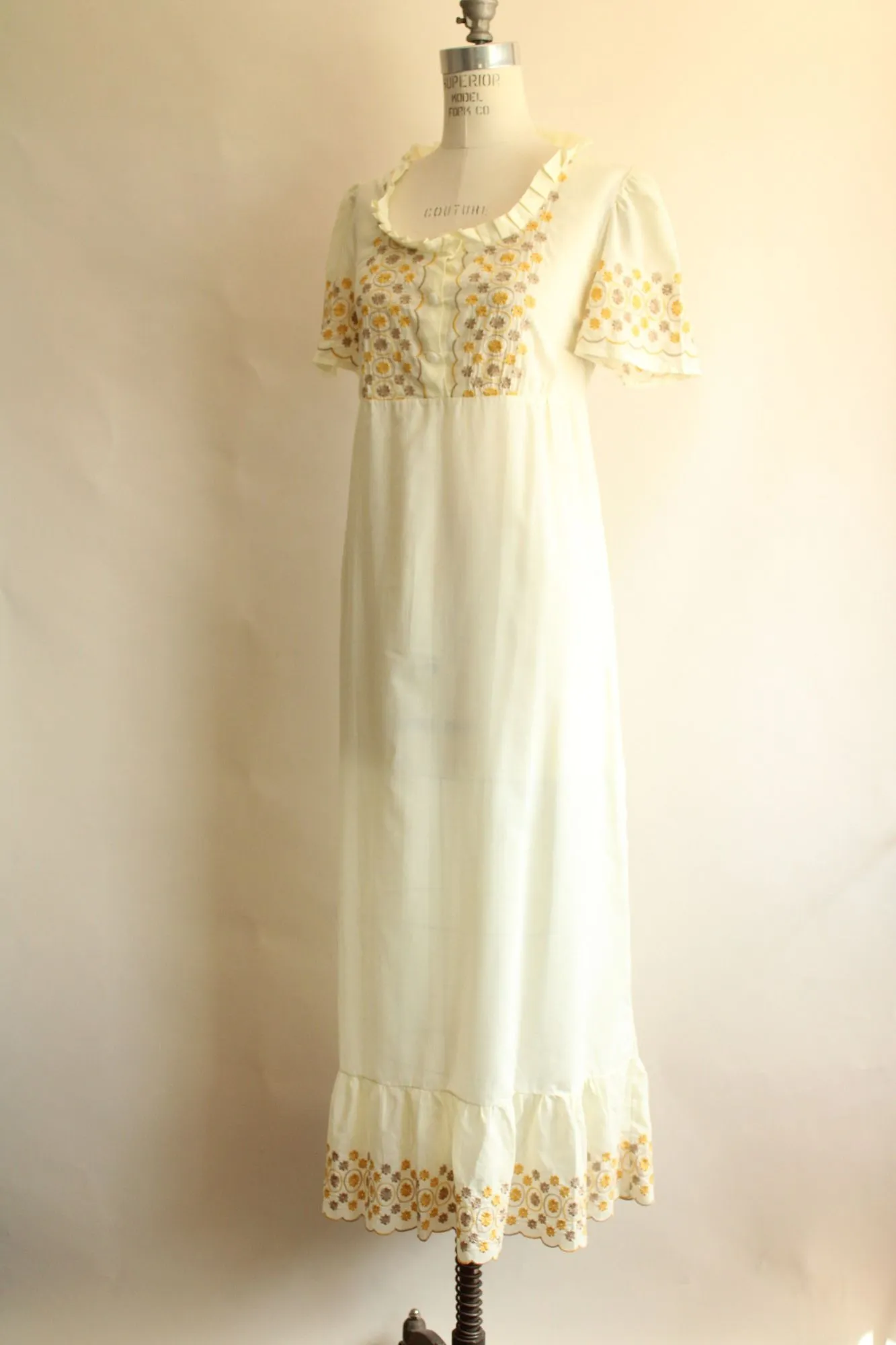 Vintage 1970s Yellow Embroidered Boho Maxidress